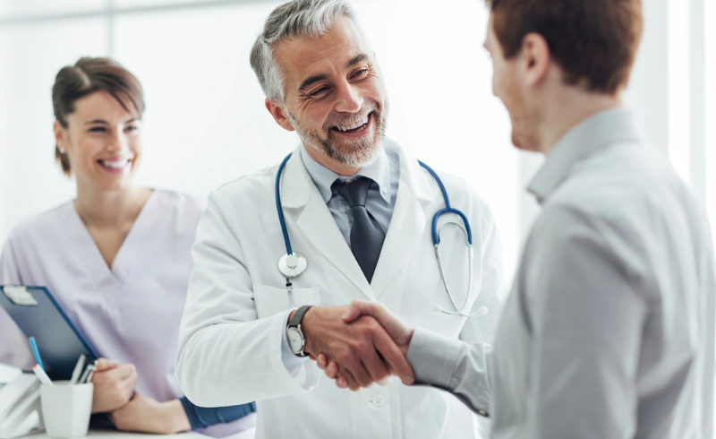 “Top 5 Benefits of Partnering with Akizer Lab for Your Pharmacy or Hospital”